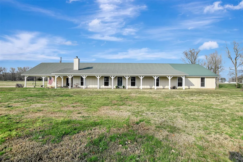 599 County Road 295 Garrison, TX 75946