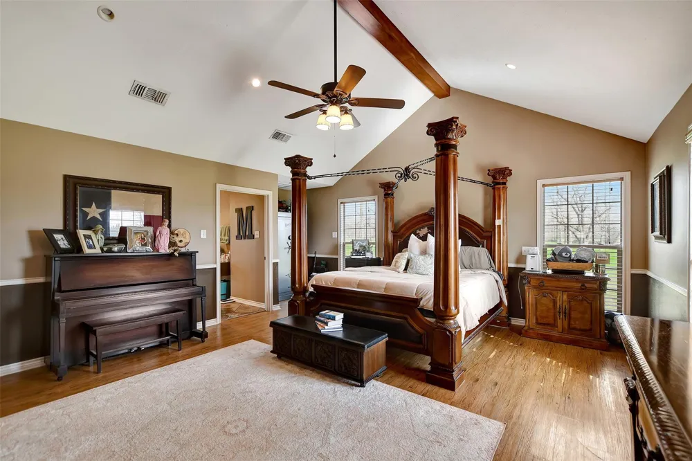 599 County Road 295 Garrison, TX 75946