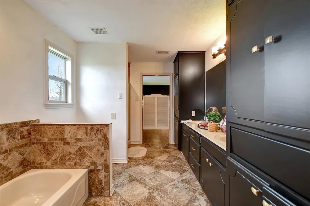 599 County Road 295 Garrison, TX 75946