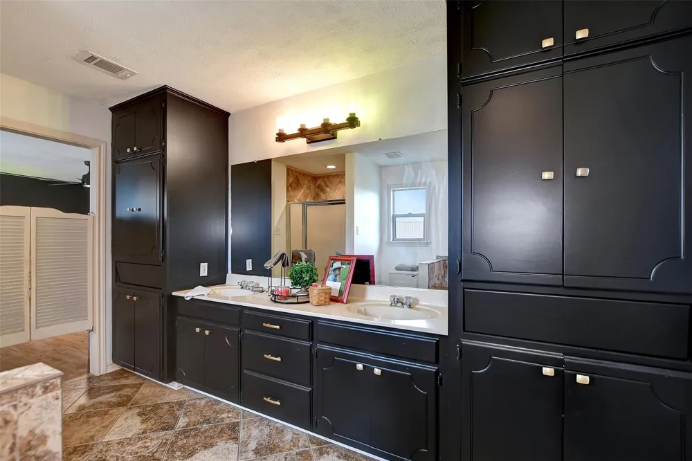 599 County Road 295 Garrison, TX 75946