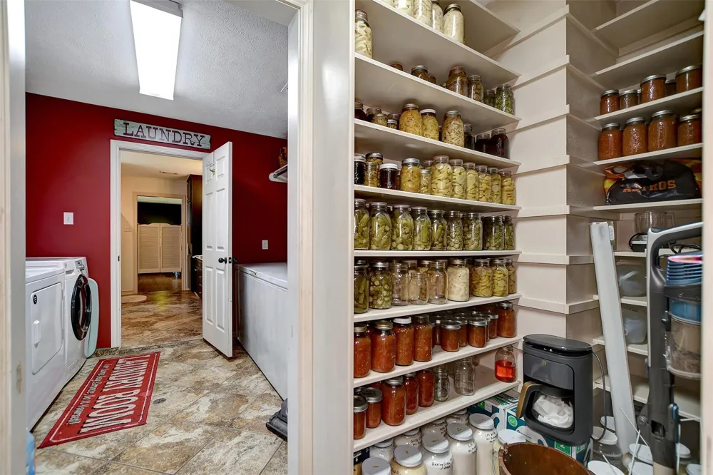 599 County Road 295 Garrison, TX 75946