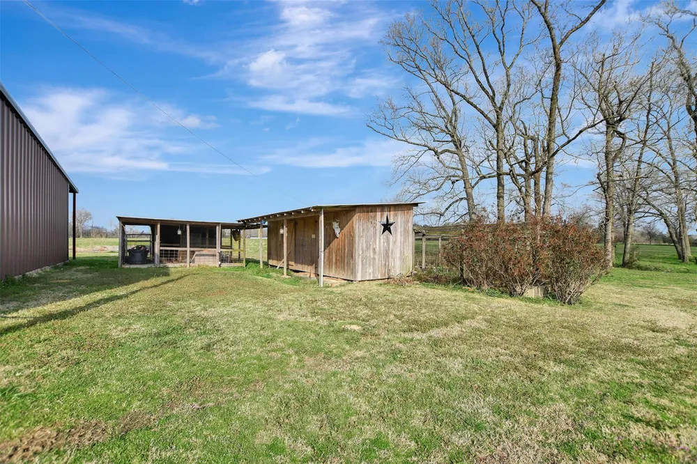 599 County Road 295 Garrison, TX 75946