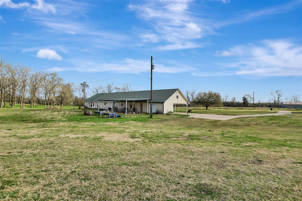 599 County Road 295 Garrison, TX 75946