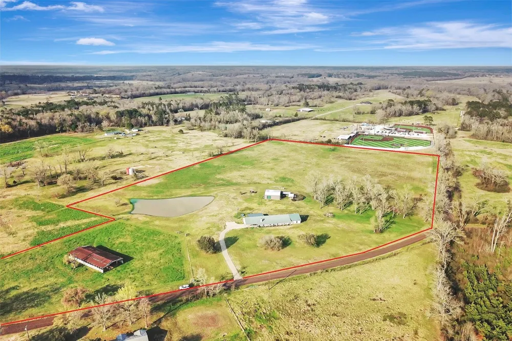 599 County Road 295 Garrison, TX 75946