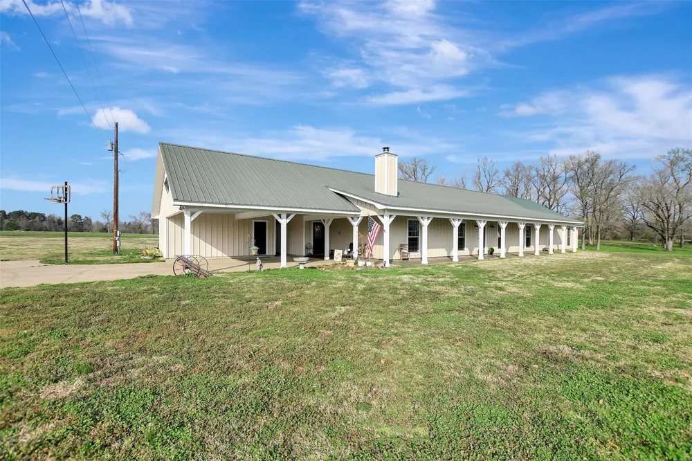 599 County Road 295 Garrison, TX 75946