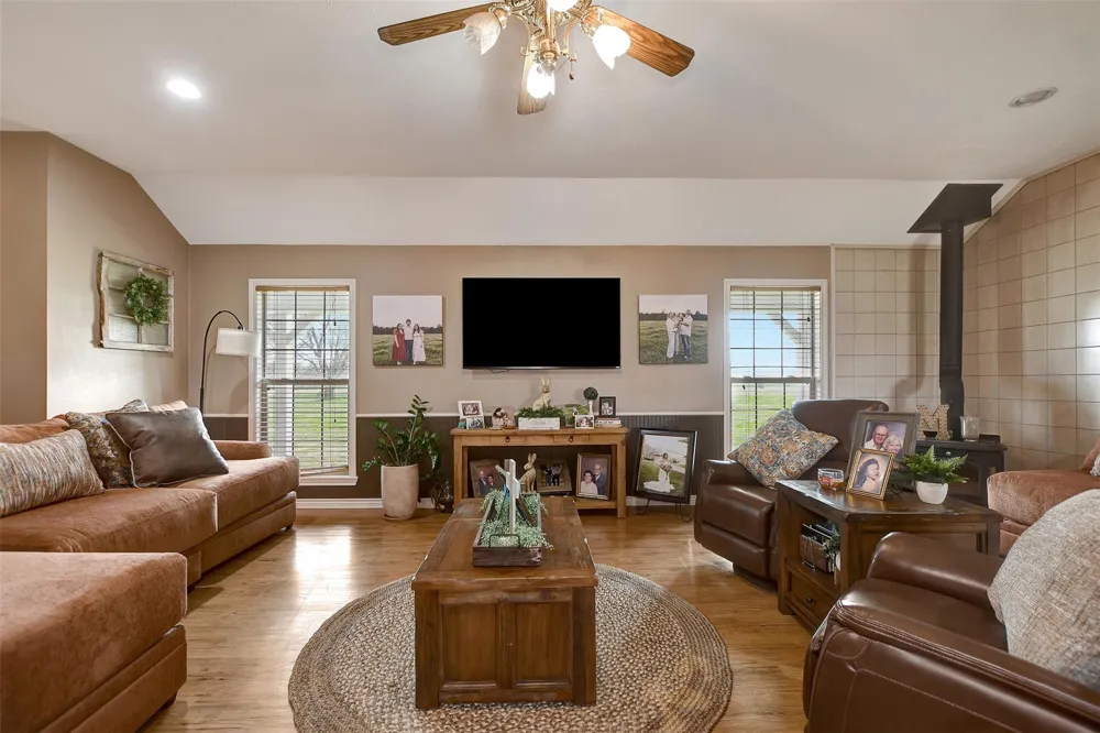 599 County Road 295 Garrison, TX 75946