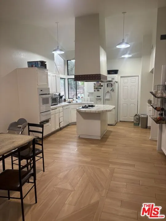 44335 Palo Verde Street Lancaster, CA 93536
