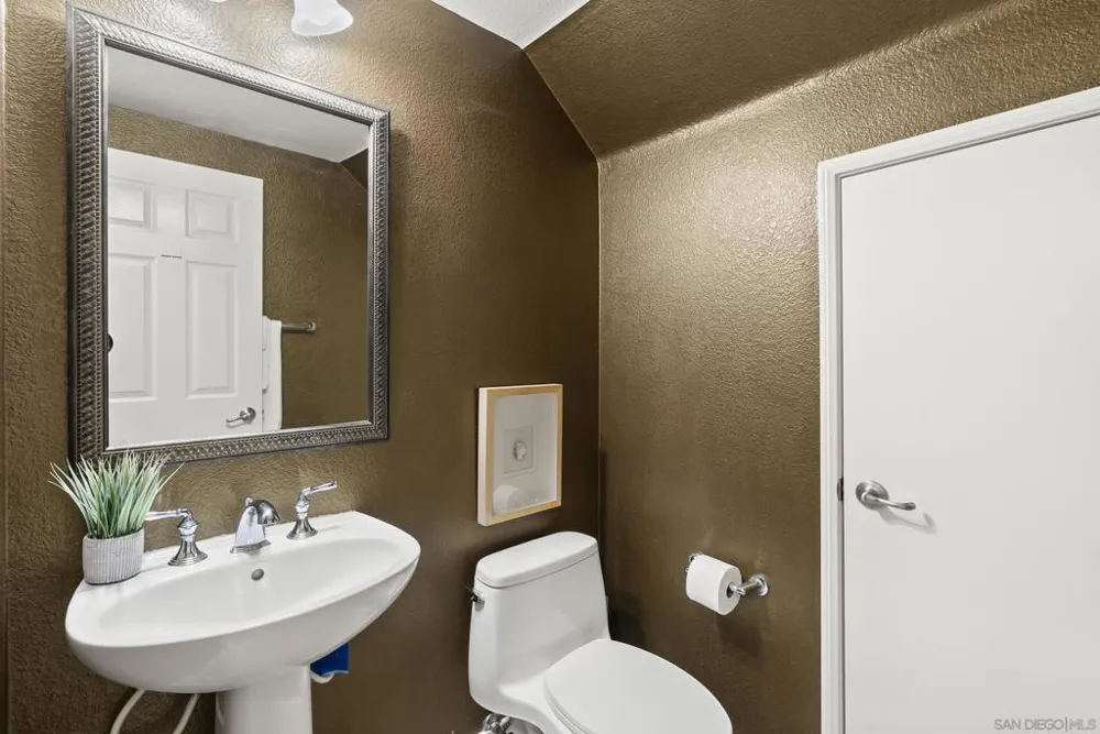 10505 Zenor #21 San Diego, CA 92127