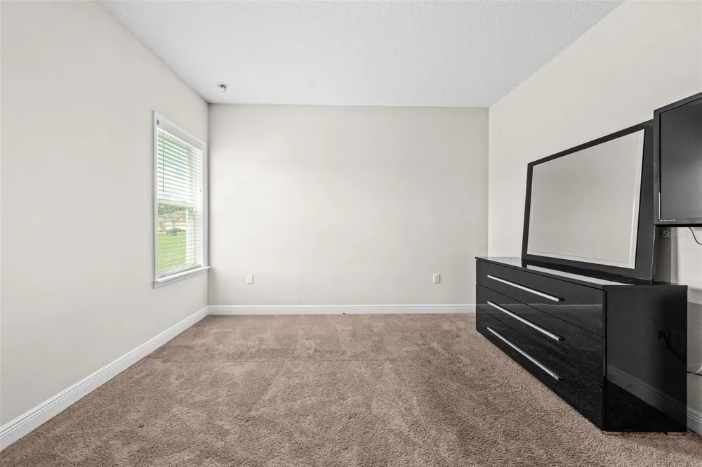 5615 SW 215TH TERRACE Newberry, FL 32669