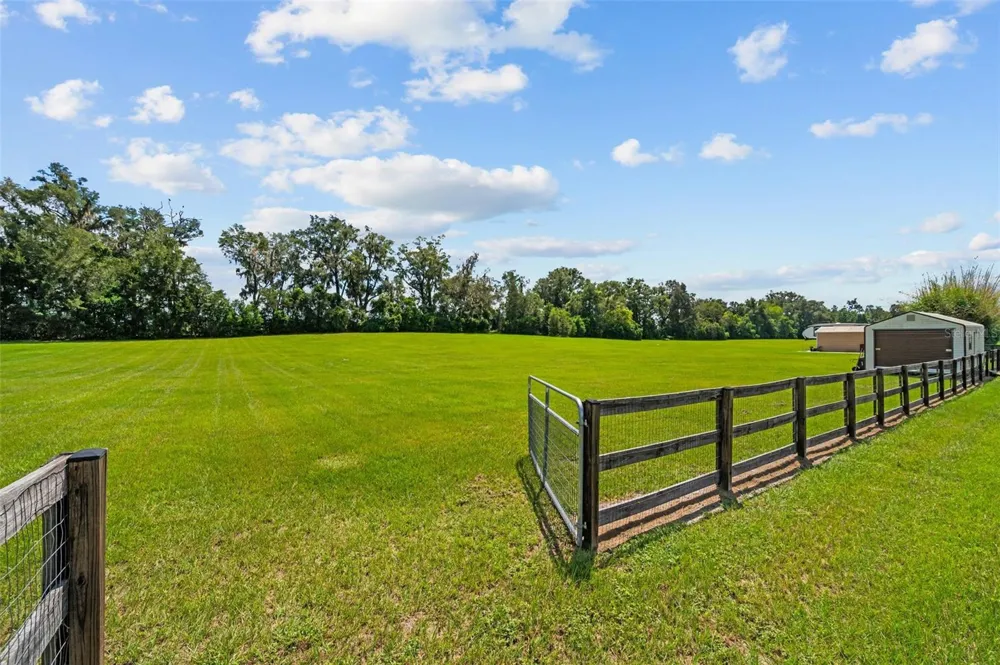 5615 SW 215TH TERRACE Newberry, FL 32669