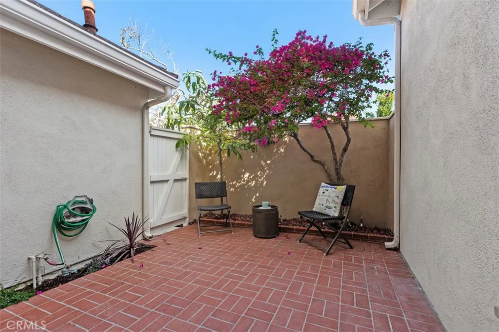 31 Dartmouth Irvine, CA 92612