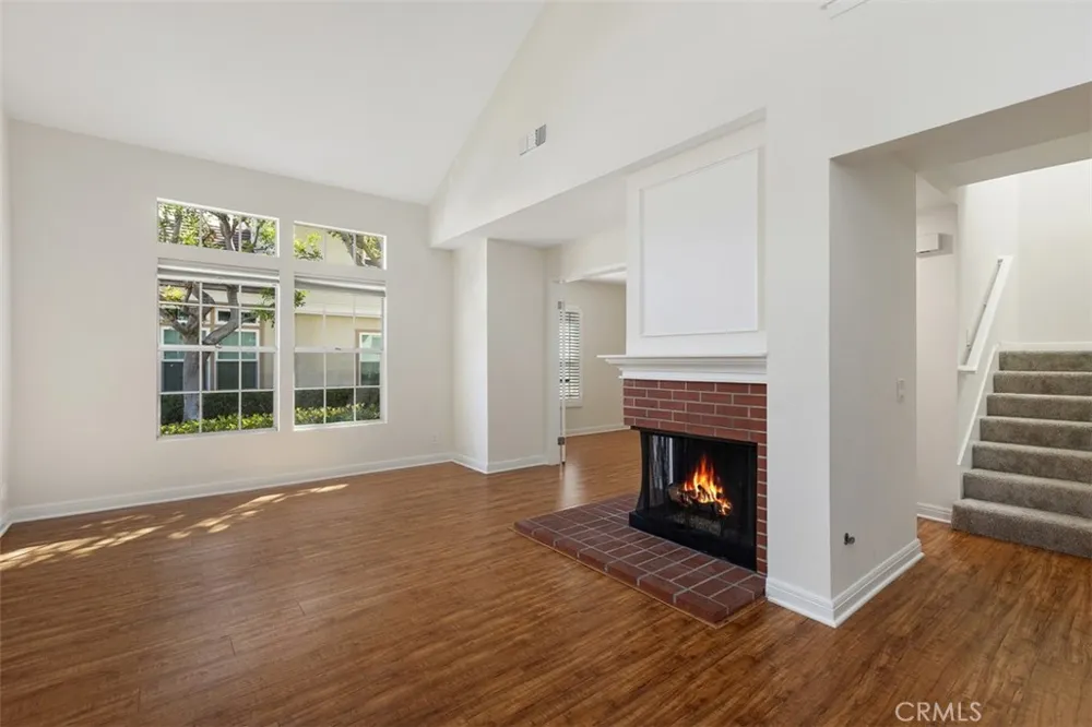 31 Dartmouth Irvine, CA 92612