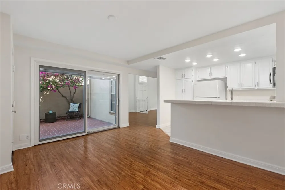31 Dartmouth Irvine, CA 92612