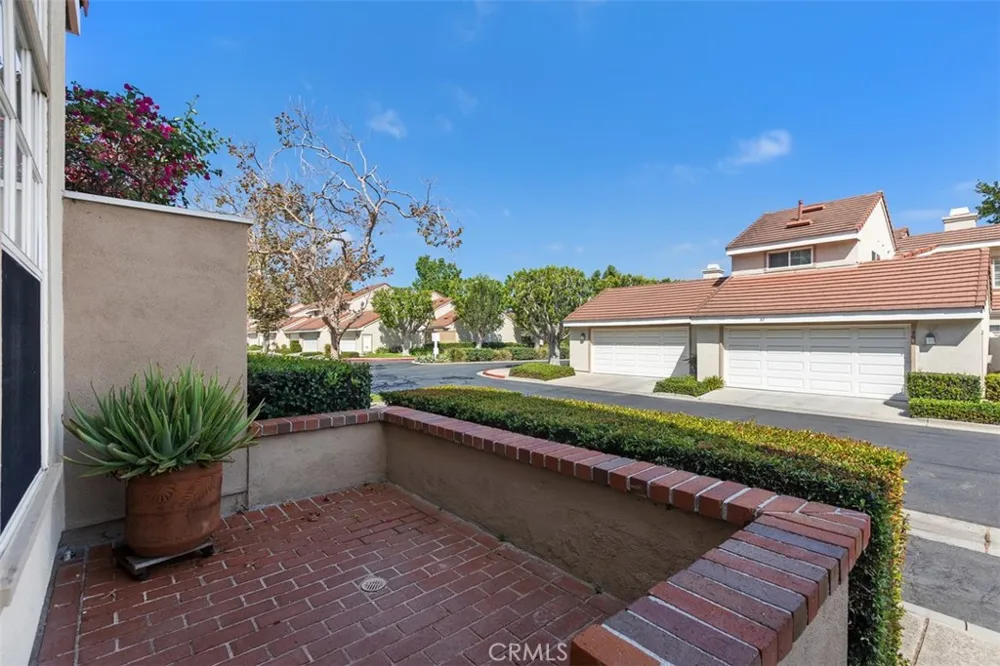 31 Dartmouth Irvine, CA 92612