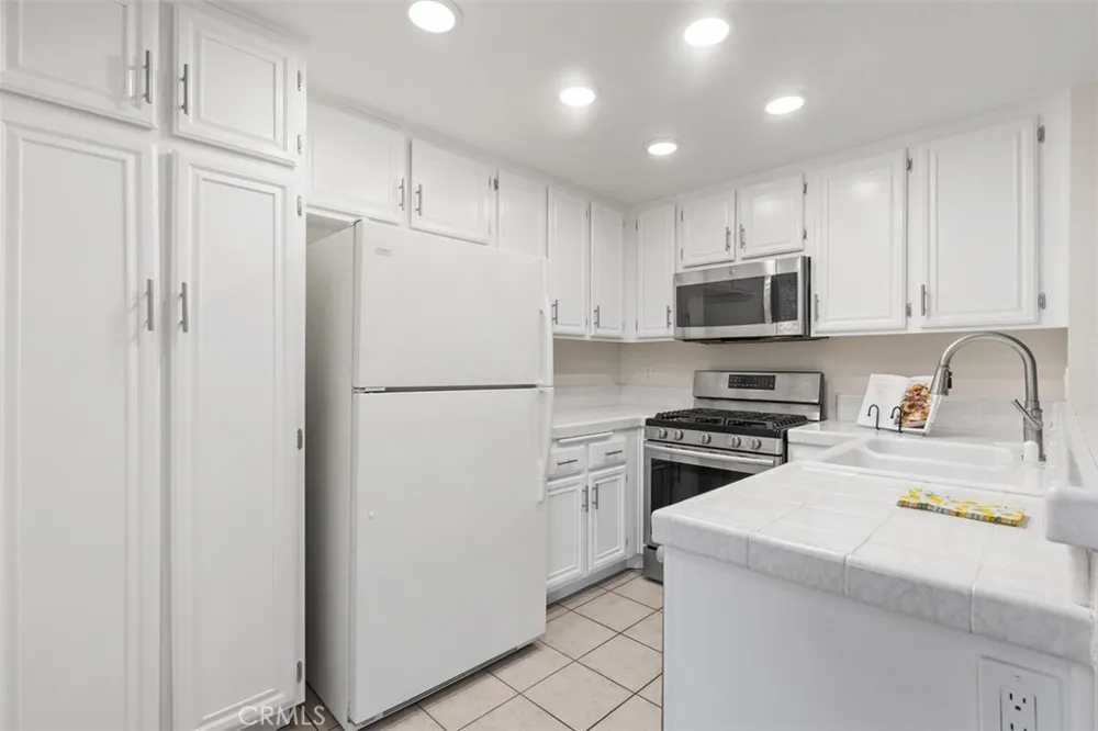31 Dartmouth Irvine, CA 92612