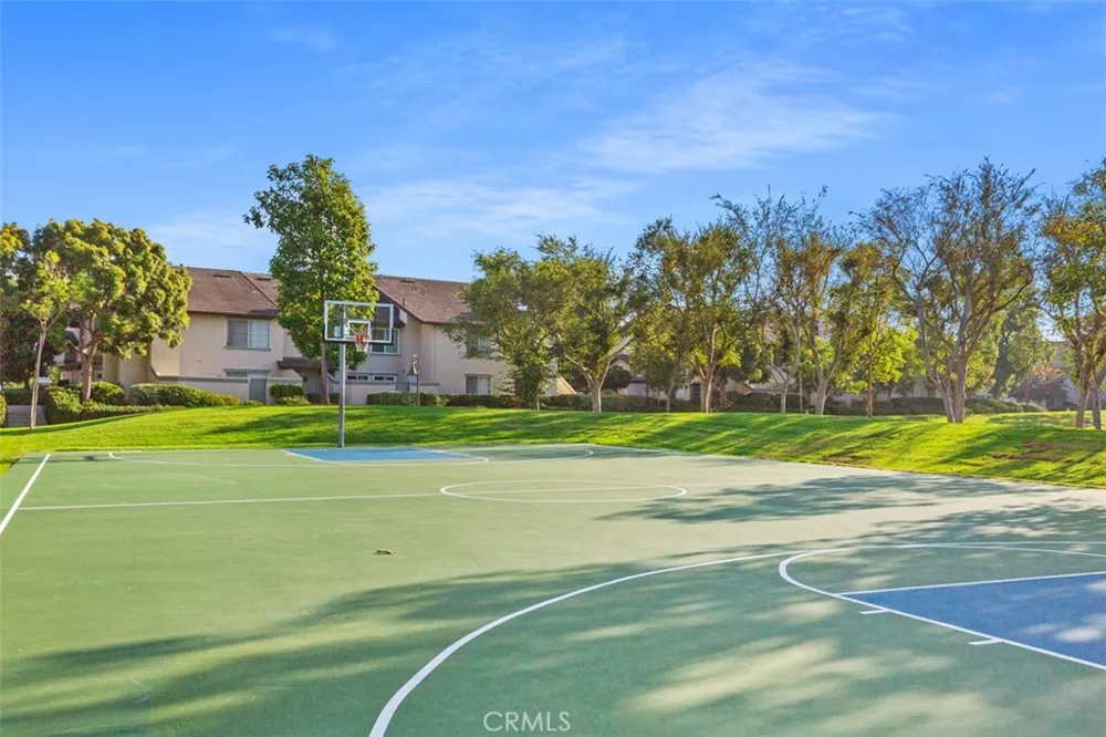 31 Dartmouth Irvine, CA 92612