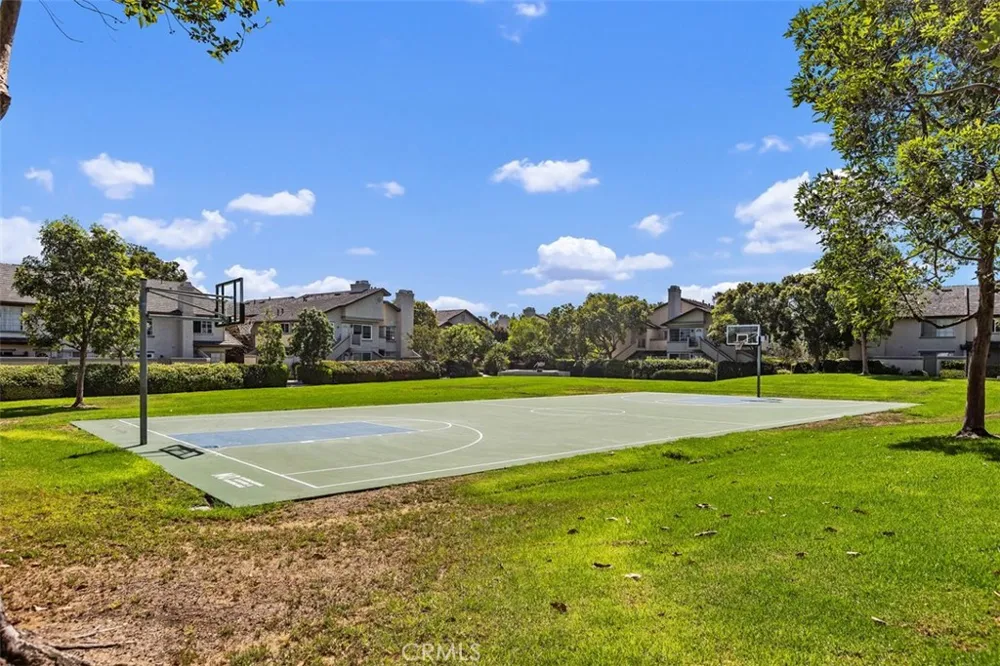 31 Dartmouth Irvine, CA 92612