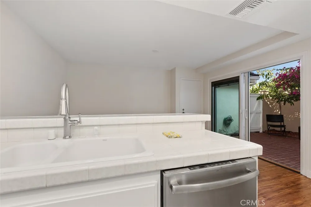 31 Dartmouth Irvine, CA 92612