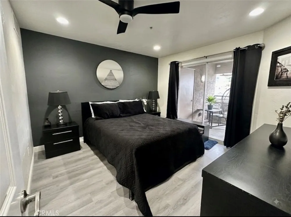 1200 Pacific Coast Huntington Beach, CA 92648