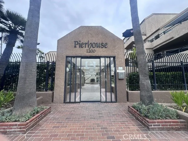 1200 Pacific Coast Huntington Beach, CA 92648