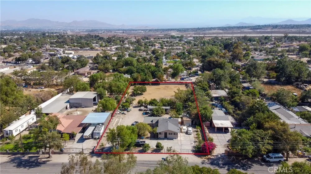 2471 W 1st San Bernardino, CA 92407
