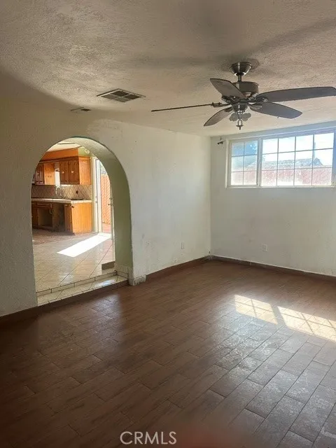 1901 Sunshine Bakersfield, CA 93307