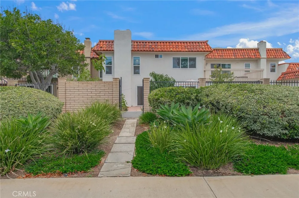 26 Palmento Irvine, CA 92612