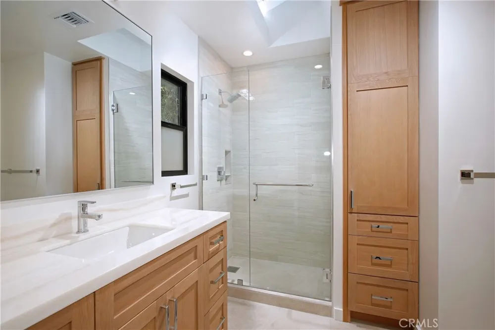 4643 Vantage Avenue Valley Village, CA 91607