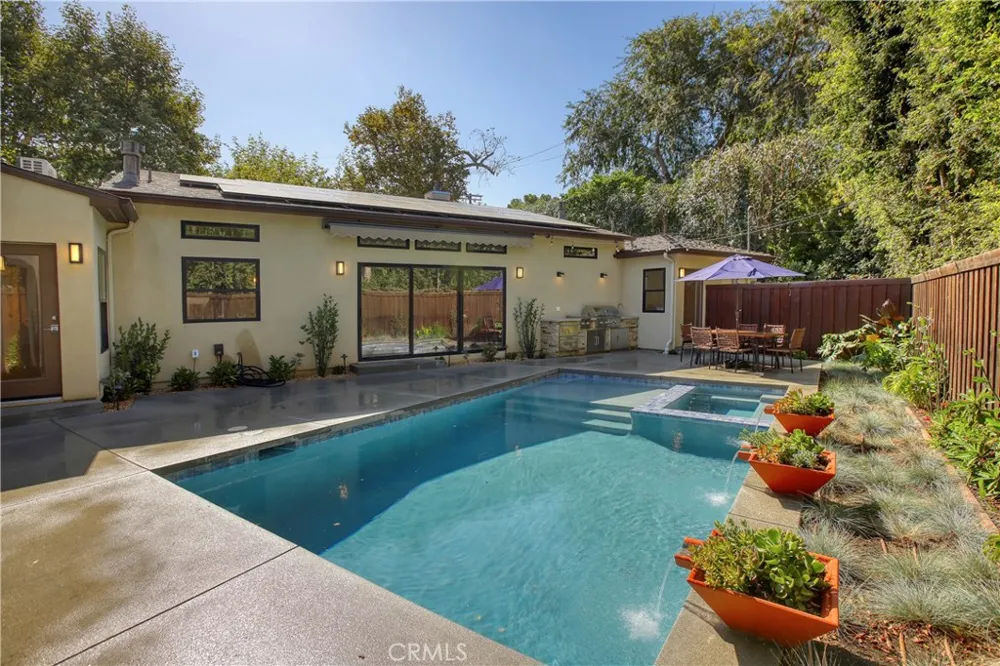4643 Vantage Avenue Valley Village, CA 91607