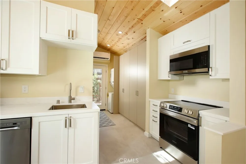 4643 Vantage Avenue Valley Village, CA 91607
