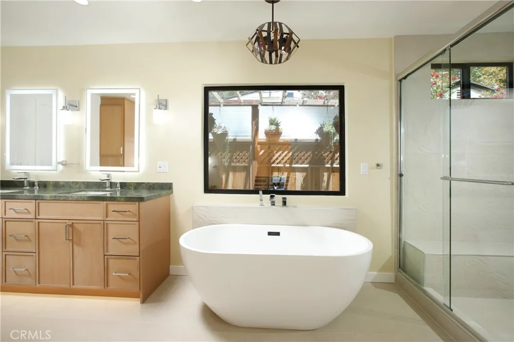 4643 Vantage Avenue Valley Village, CA 91607