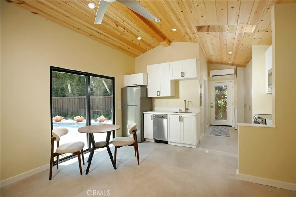 4643 Vantage Avenue Valley Village, CA 91607