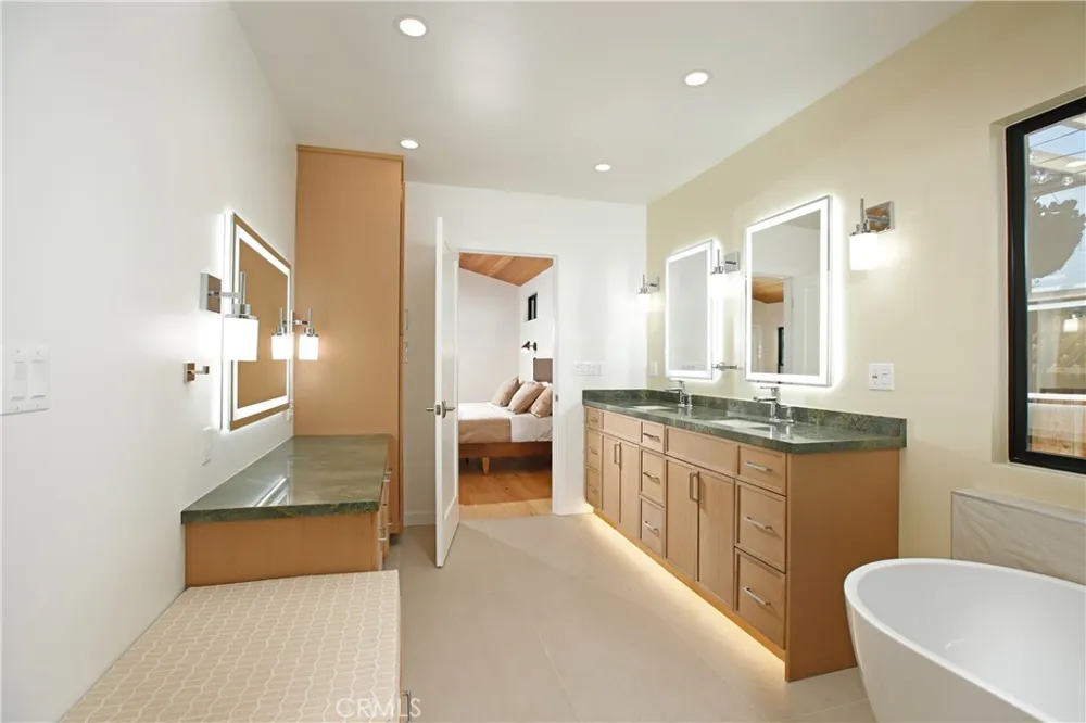 4643 Vantage Avenue Valley Village, CA 91607