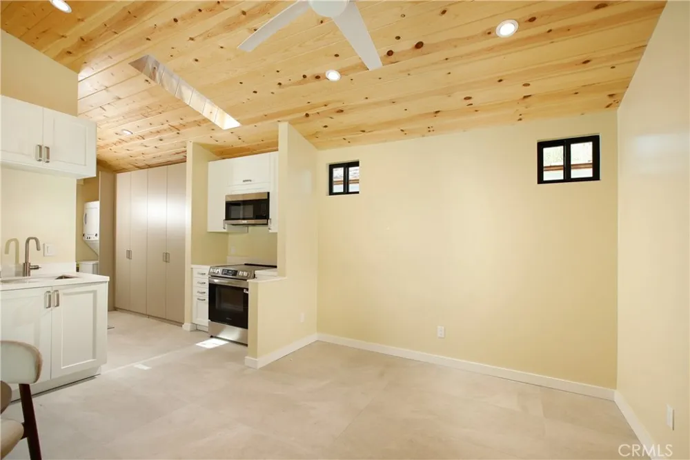 4643 Vantage Avenue Valley Village, CA 91607