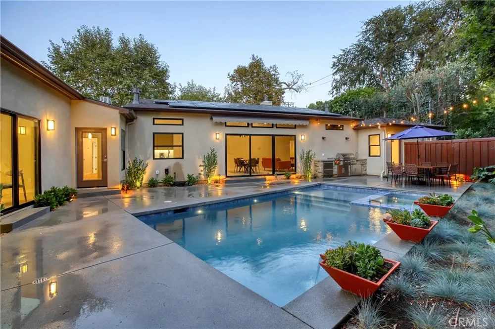 4643 Vantage Avenue Valley Village, CA 91607