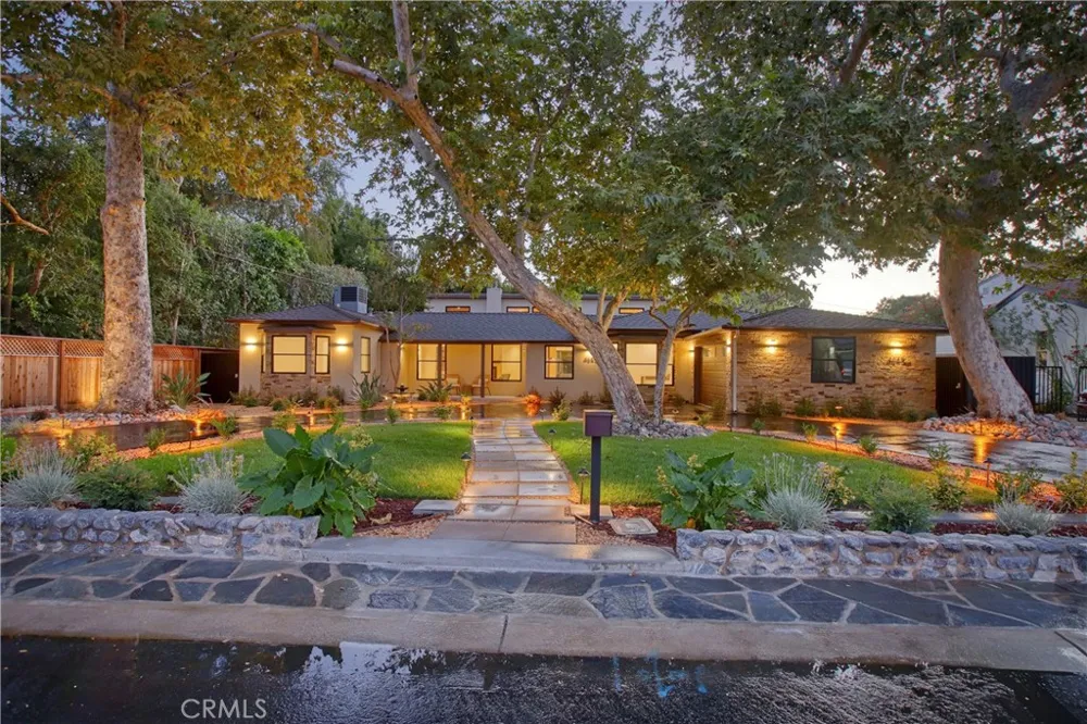 4643 Vantage Avenue Valley Village, CA 91607