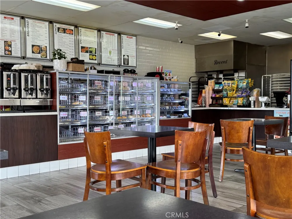 10877 Los Alamitos Boulevard Los Alamitos, CA 90720