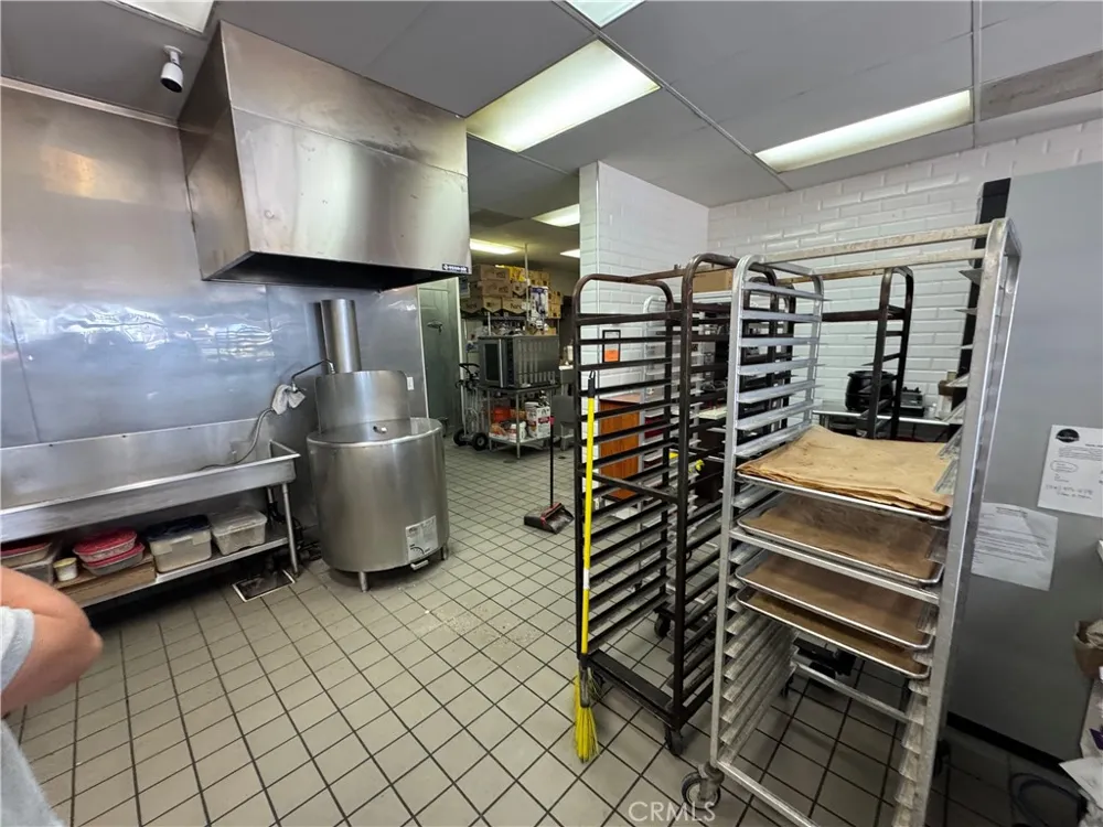 10877 Los Alamitos Boulevard Los Alamitos, CA 90720