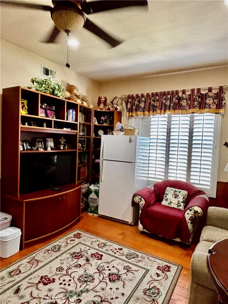 7533 E Endemont Court Anaheim, CA 92808
