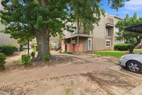6639 S Victor Avenue ##G306
