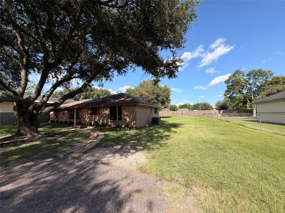3103 Pennsylvania Road Fresno, TX 77545