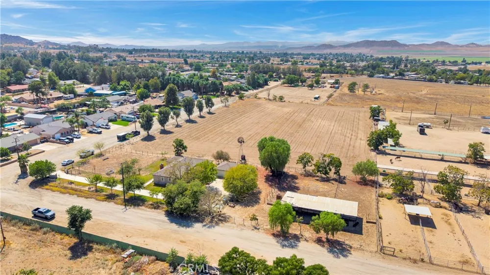 31130 Water Avenue Nuevo, CA 92567