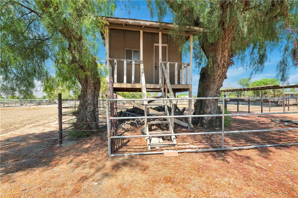 31130 Water Avenue Nuevo, CA 92567