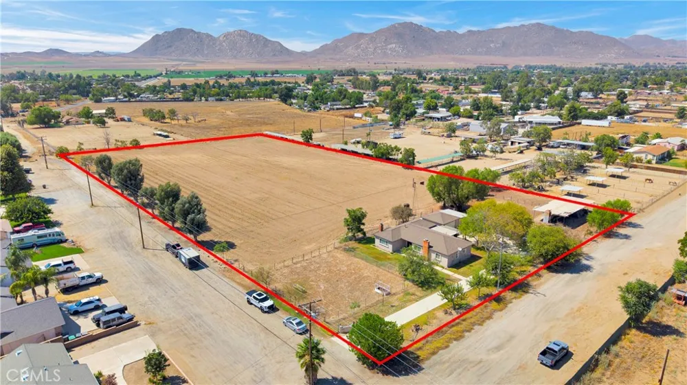31130 Water Avenue Nuevo, CA 92567
