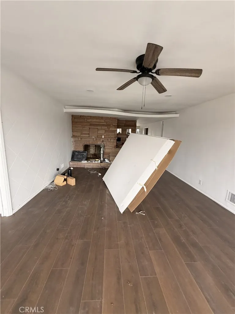 2323 W 102nd Inglewood, CA 90303