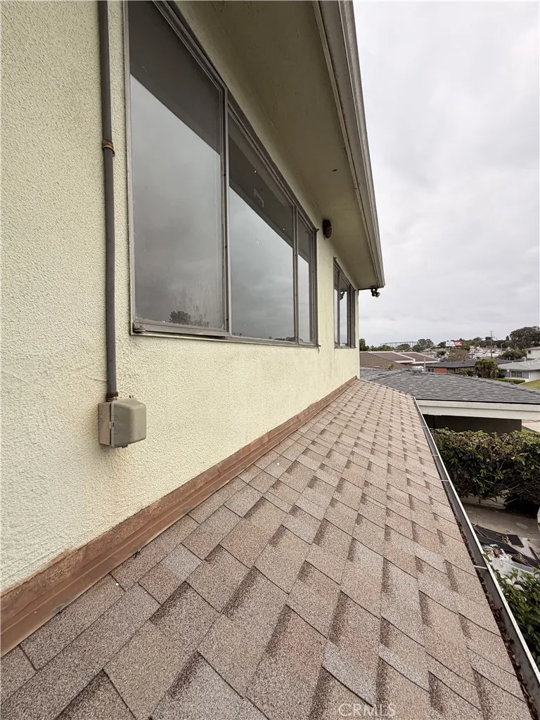 2323 W 102nd Inglewood, CA 90303