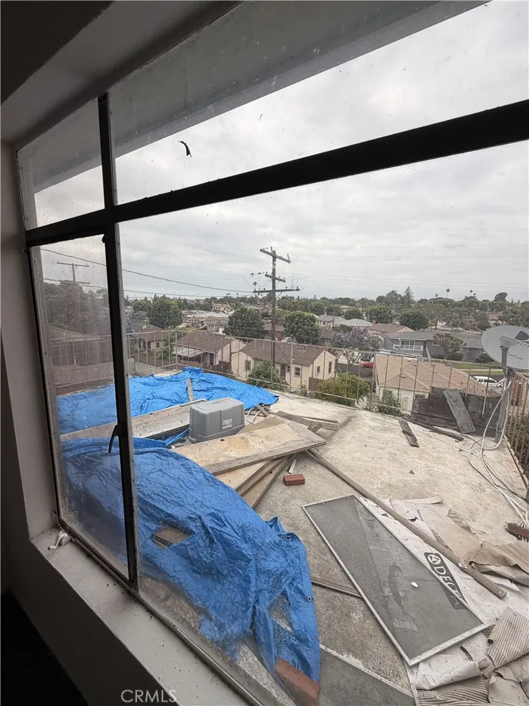 2323 W 102nd Inglewood, CA 90303