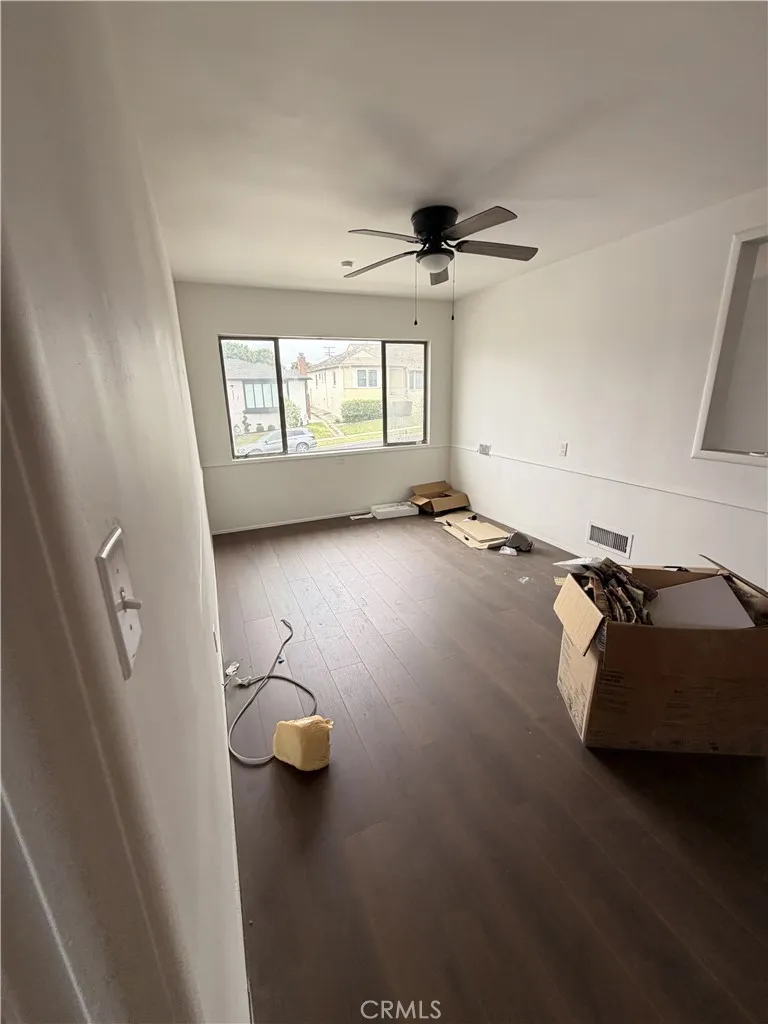 2323 W 102nd Inglewood, CA 90303