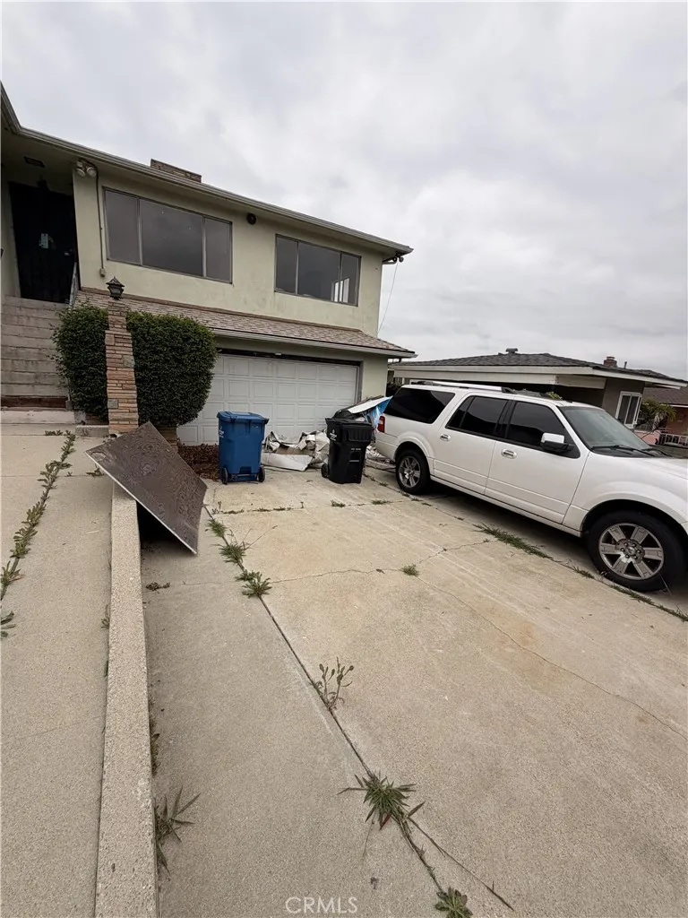 2323 W 102nd Inglewood, CA 90303