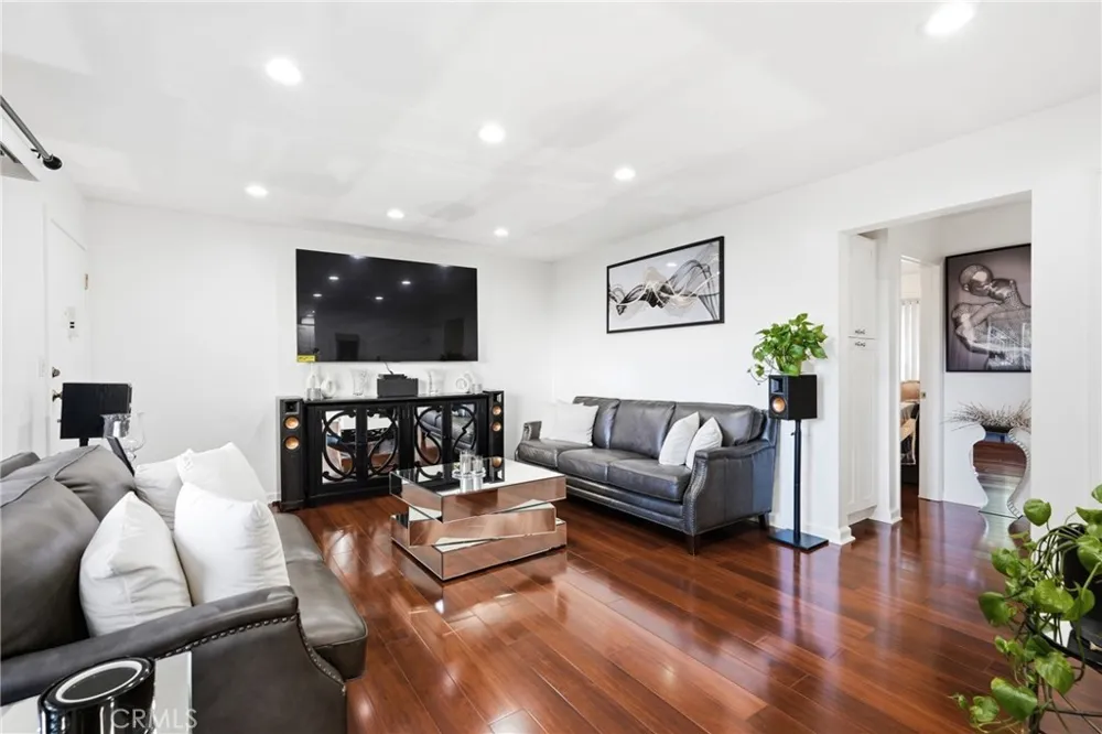 2502 Manhattan Beach #1 Gardena, CA 90249